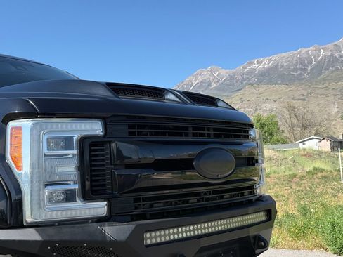 Used 2019 Ford F250 Lariat w/ Lariat Ultimate Package AWD/4WD image 17