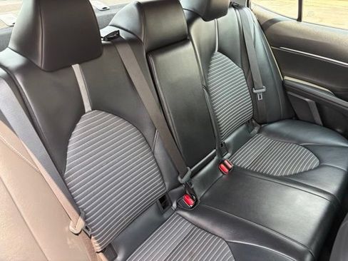 Used 2021 Toyota Camry SE FWD image 32