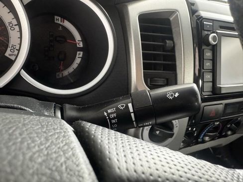 Used 2014 Toyota Tacoma 4x4 Double Cab image 31