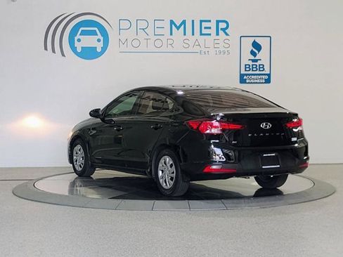 Used 2020 Hyundai Elantra SE w/ Cargo Package (C1) FWD image 4