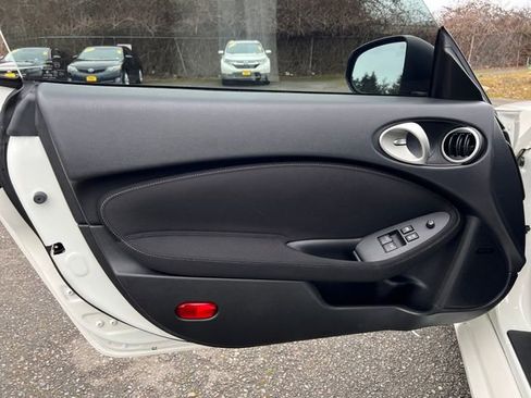 Used 2020 Nissan 370Z w/ Sport Package image 17