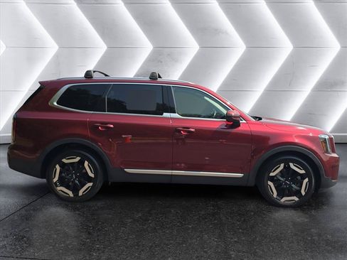 Used 2023 Kia Telluride EX FWD image 6