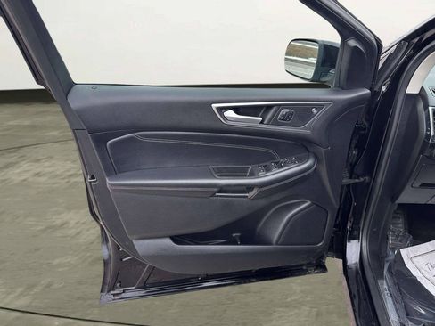 Used 2021 Ford Edge Titanium AWD/4WD image 10