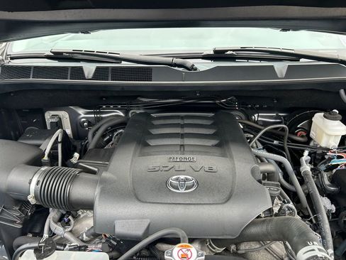 Used 2021 Toyota Tundra SR5 w/ TRD Off-Road Package AWD/4WD image 31