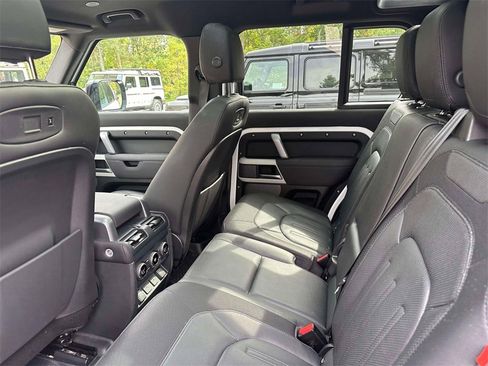 Used 2021 Land Rover Defender 110 X-Dynamic SE image 10