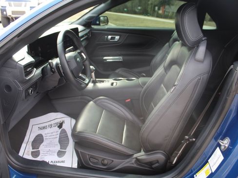 Used 2024 Ford Mustang GT Premium image 4