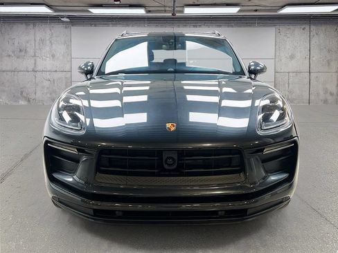 Certified 2023 Porsche Macan AWD/4WD image 6