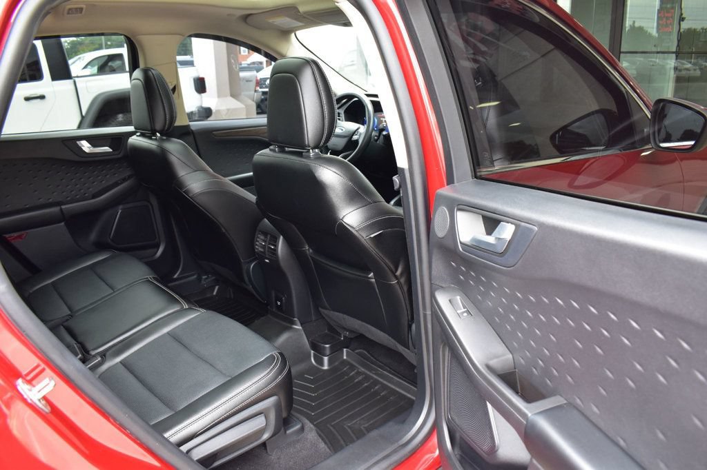 Used 2020 Ford Escape Titanium AWD/4WD image 19