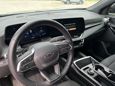 Used 2026 Chevrolet Equinox LT w/ Midnight Edition FWD image 9