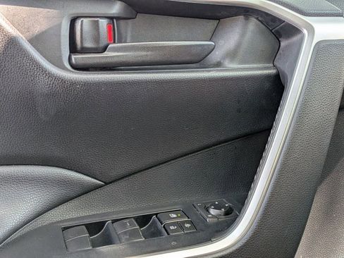 Used 2021 Toyota RAV4 LE image 4