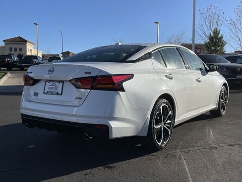 New 2025 Nissan Altima 2.5 SR w/ SR Premium Package image 3