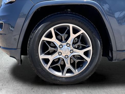 Used 2020 Jeep Grand Cherokee Overland AWD/4WD image 35