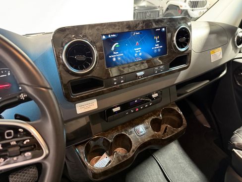 Used 2022 Mercedes-Benz Sprinter 3500 image 45