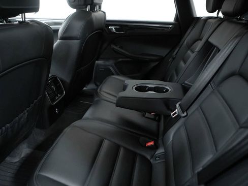 Certified 2026 Porsche Macan AWD/4WD image 37