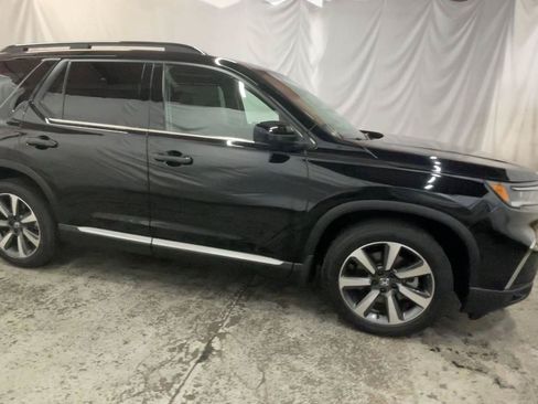 Used 2025 Honda Pilot Elite image 4