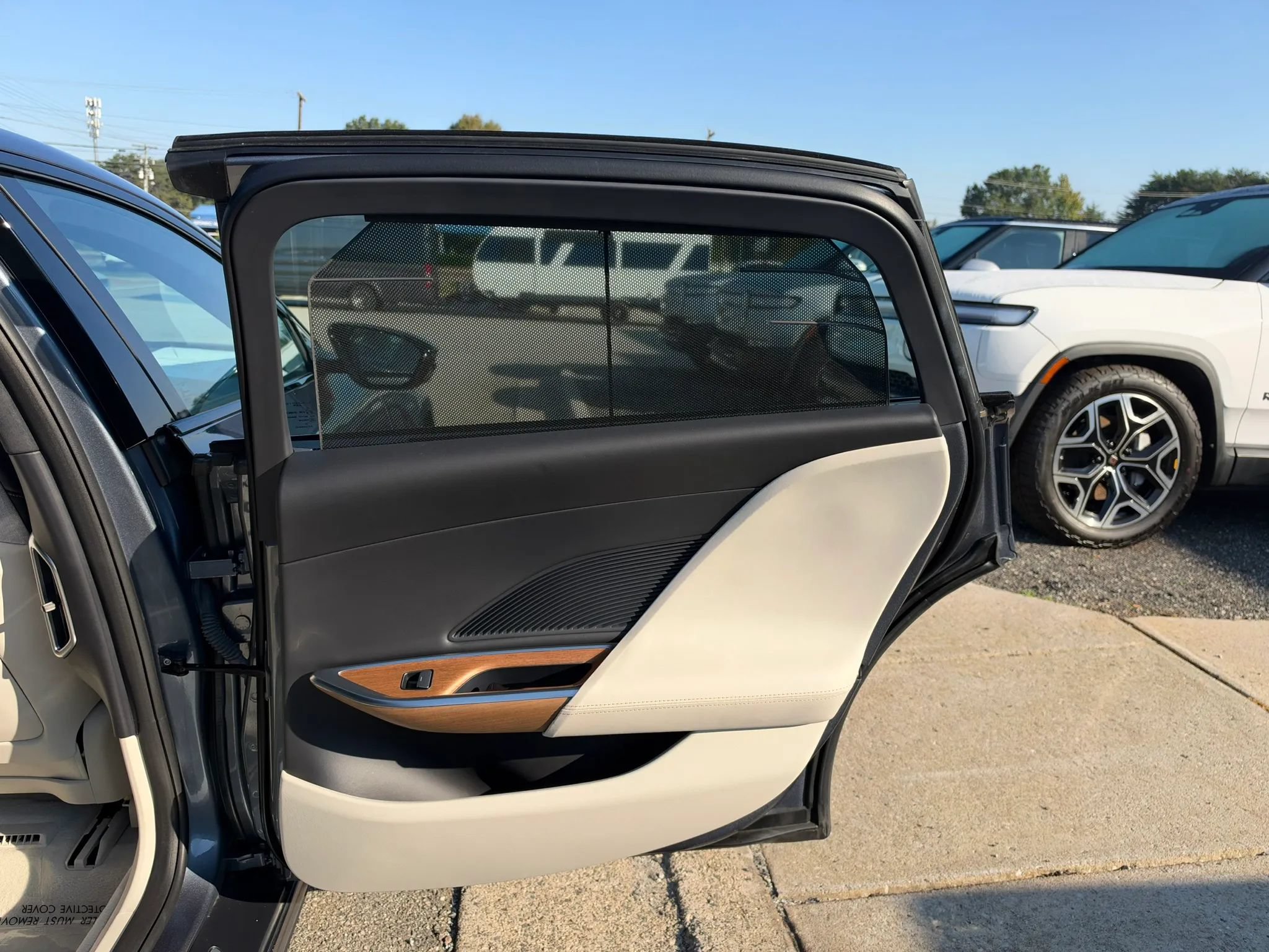 Used 2025 Lucid Air Pure RWD image 13
