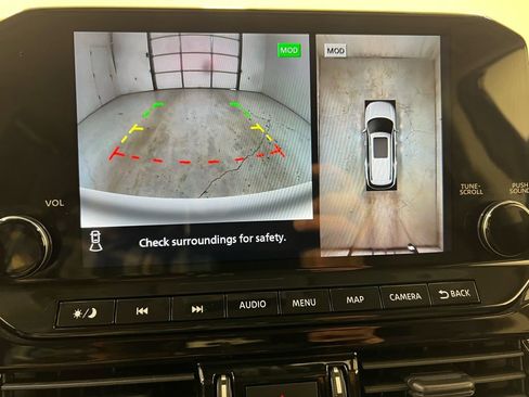 Used 2023 Nissan Pathfinder SL image 24