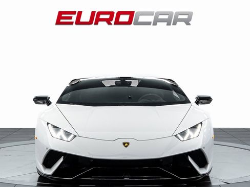 Used 2018 Lamborghini Huracan Performante image 8