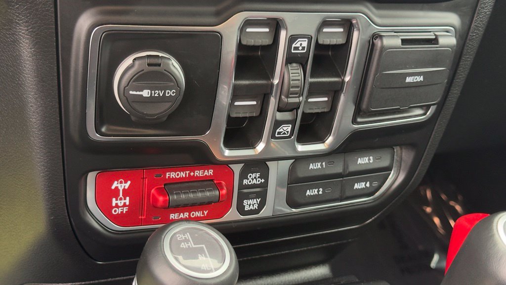 Used 2021 Jeep Wrangler Unlimited Rubicon w/ Dual Top Group AWD/4WD image 21