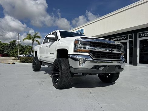 Used 2018 Chevrolet Silverado 1500 LT w/ All Star Edition AWD/4WD image 30