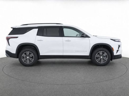 Used 2024 Chevrolet Traverse LT AWD/4WD image 10