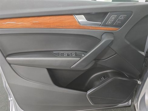 Used 2023 Audi Q5 2.0T Premium w/ Convenience Package image 26