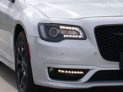 Used 2023 Chrysler 300 Touring L w/ Popular Equipment Group AWD/4WD image 7