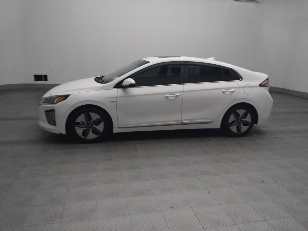 Used 2020 Hyundai Ioniq SEL FWD image 2