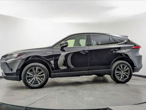 Used 2021 Toyota Venza LE AWD/4WD image 3