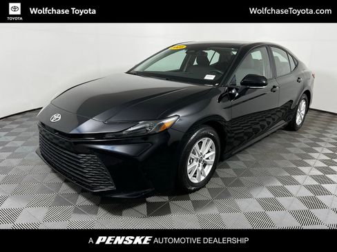 Certified 2025 Toyota Camry LE FWD image 1