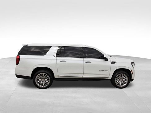 Used 2025 GMC Yukon XL Denali w/ Sun & Power Step Package image 5