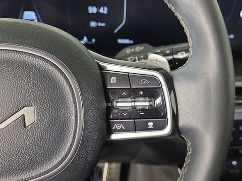 Used 2024 Kia Sorento SX Prestige image 32