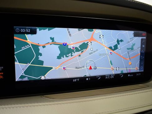 Used 2018 Mercedes-Benz S 560 Sedan image 36