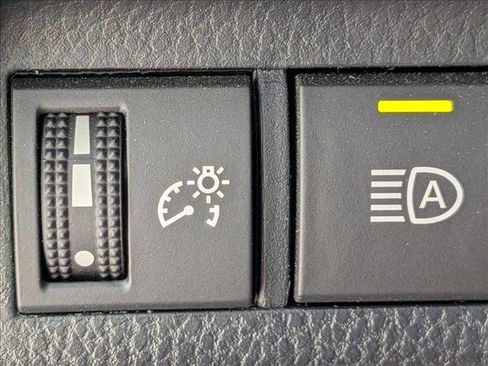Used 2023 Toyota RAV4 LE FWD image 16