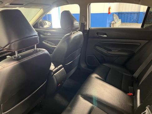 Used 2019 Nissan Altima 2.5 SR image 16