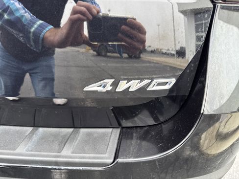 Used 2025 Ford Explorer ST-Line w/ ST-Line Street Pack image 14