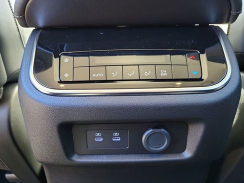 New 2026 Nissan Armada SV image 15