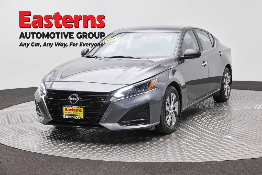 Used 2024 Nissan Altima 2.5 S FWD image 1