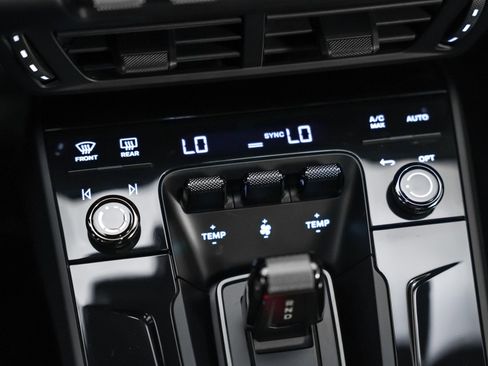 Used 2025 Porsche 911 Carrera 4 GTS image 18