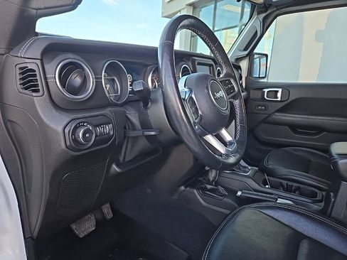 Used 2018 Jeep Wrangler Unlimited Sahara image 43