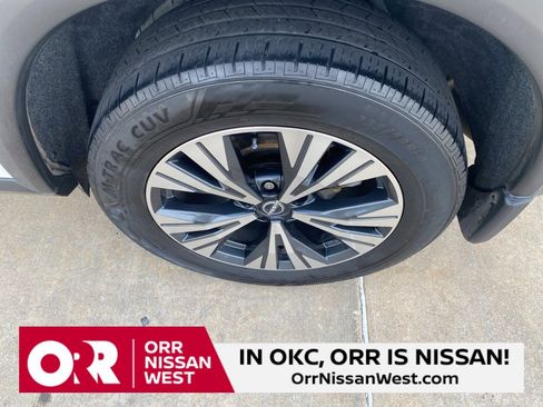 Used 2023 Nissan Rogue SV image 9