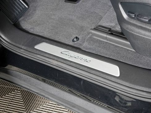 Certified 2023 Porsche Cayenne AWD/4WD image 21