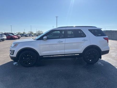 Used 2017 Ford Explorer Limited w/ Equipment Group 301A image 4