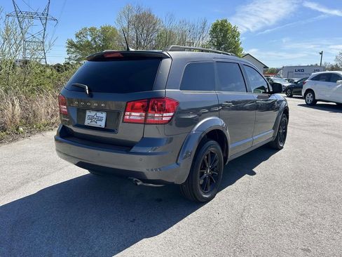 Used 2020 Dodge Journey SE w/ SE Popular Equipment Group FWD image 3
