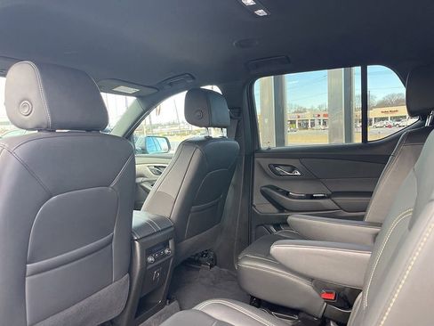 Used 2023 Chevrolet Traverse LT image 51
