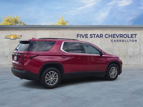 Used 2023 Chevrolet Traverse LT FWD image 8