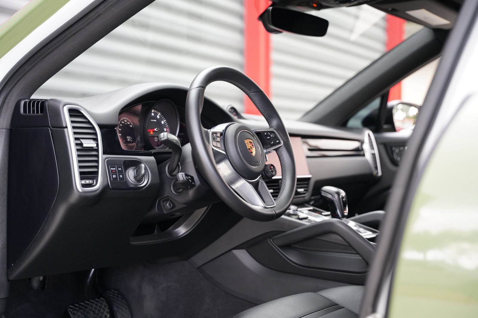 Used 2022 Porsche Cayenne Coupe AWD/4WD image 19