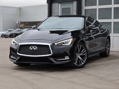 Used 2018 INFINITI Q60 3.0t Luxe w/ Sensory Package 3.0T Luxe image 3