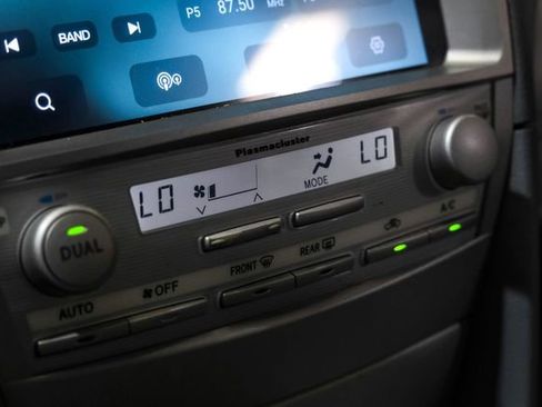 Used 2010 Toyota Camry XLE FWD image 33