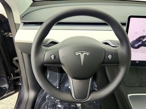 Used 2023 Tesla Model Y Long Range AWD/4WD image 13
